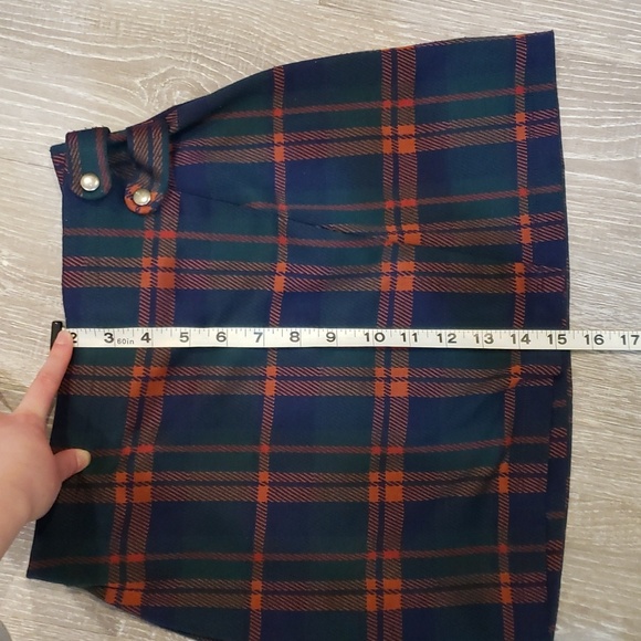 Plaid SO Skirt - Picture 4 of 4